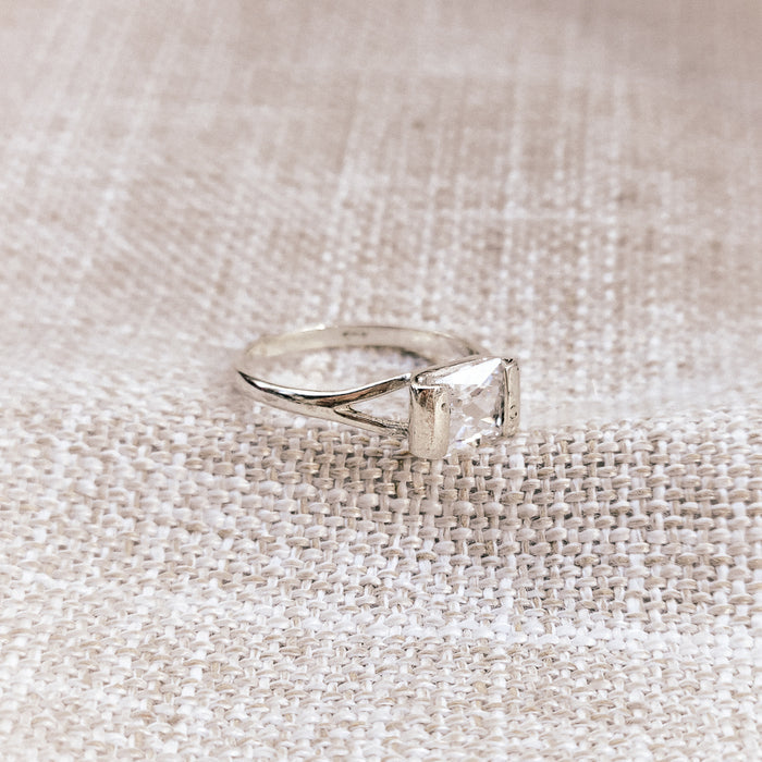 4 / 925 Sterling Silver