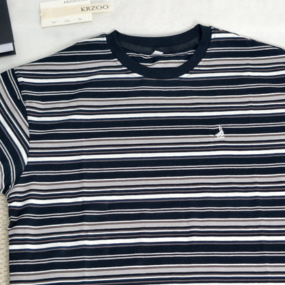 Contrasting color stripe T-shirt