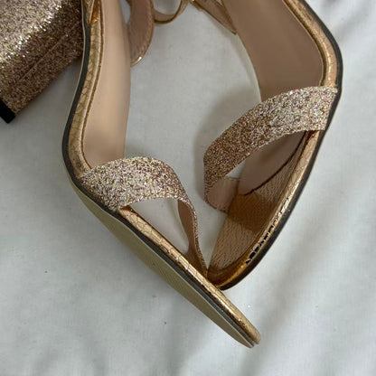 Loafers with round toe and high heels