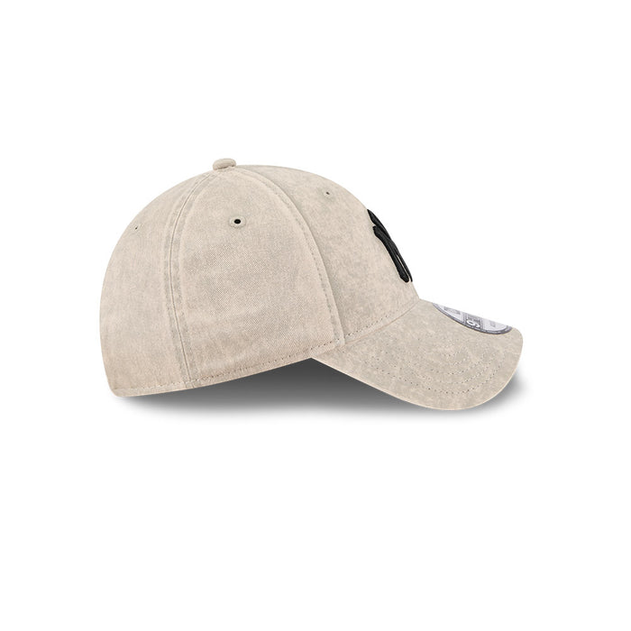 New Era N.Y Yankees 9Forty Snapback Cap (Washed Pebble/Black)