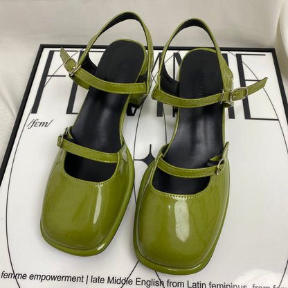 Patent leather Mary Jane shoes