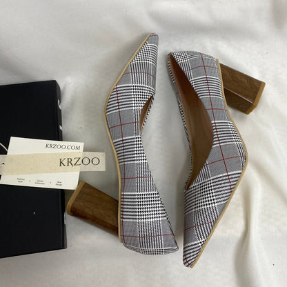 Pointed-Toe Low-Top High Heels
