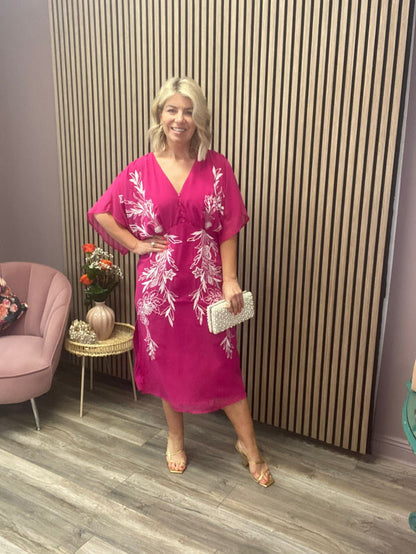 THE CHRISTINE EMBROIDERED FLUTTER SLEEVE PLUNGE NECK MIDI DRESS (PINK/WHITE) CURVE