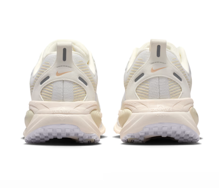 Women’s Nike Vomero 18 (White Pearl)
