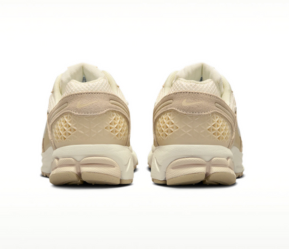 Women's Nike Zoom Vomero 5 (Beige)